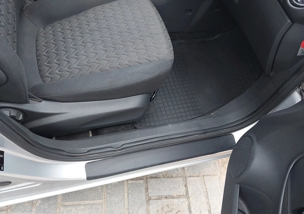 Opel Corsa cena 22000 przebieg: 149000, rok produkcji 2013 z Staszów małe 326